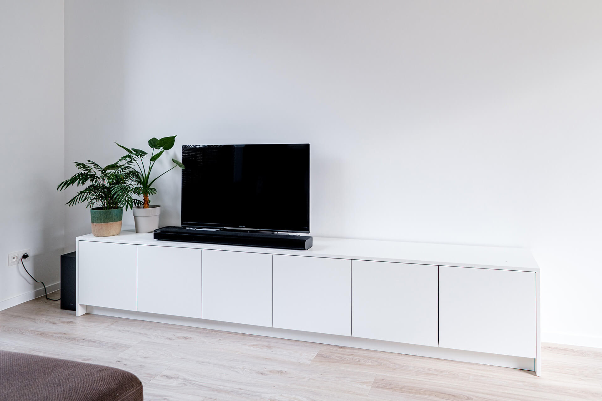 Vrijstaand TV meubel op maat, van maatkasten online