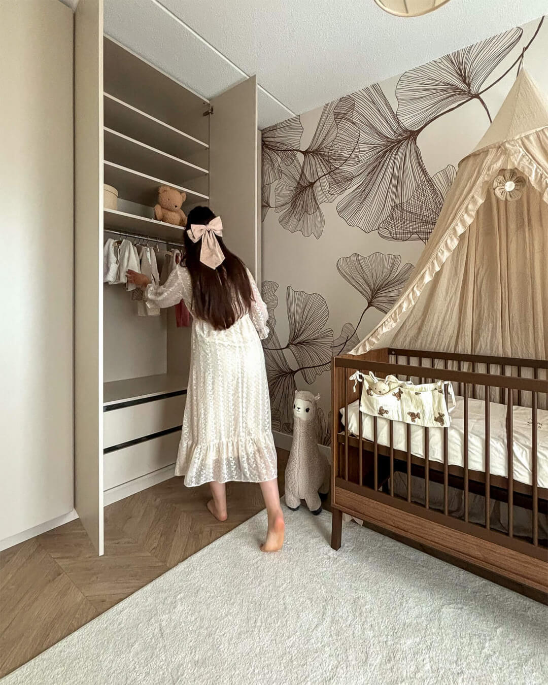 Custom-made wardrobe in the baby room at Hayel Tuncel