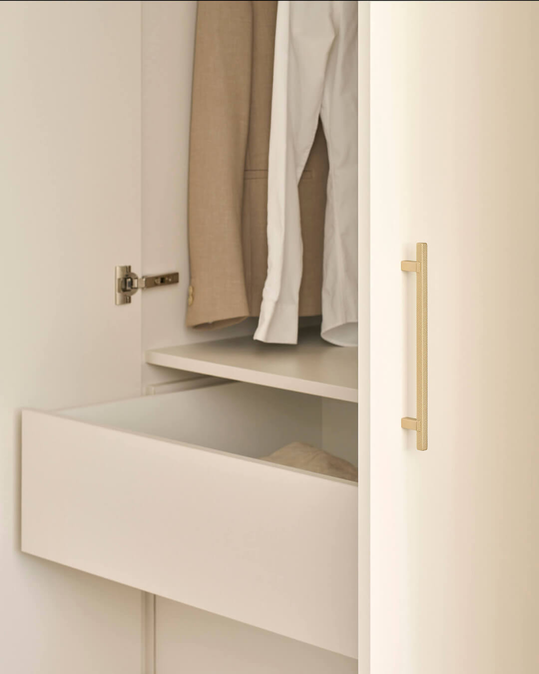 Wardrobe in Seashell colour with Diamond handles in brass