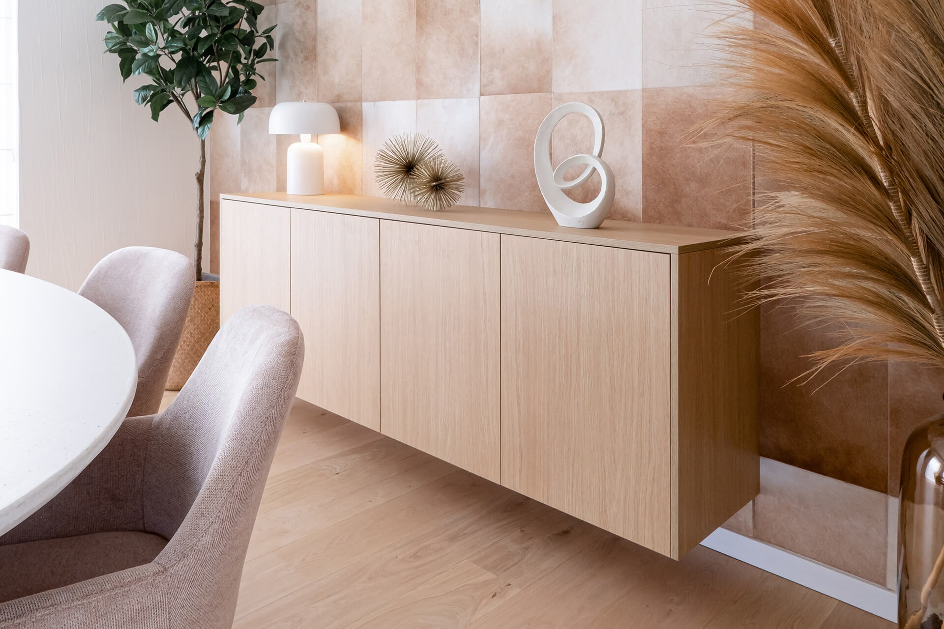 floating chest of drawers in essential oak integrated in the livingroom