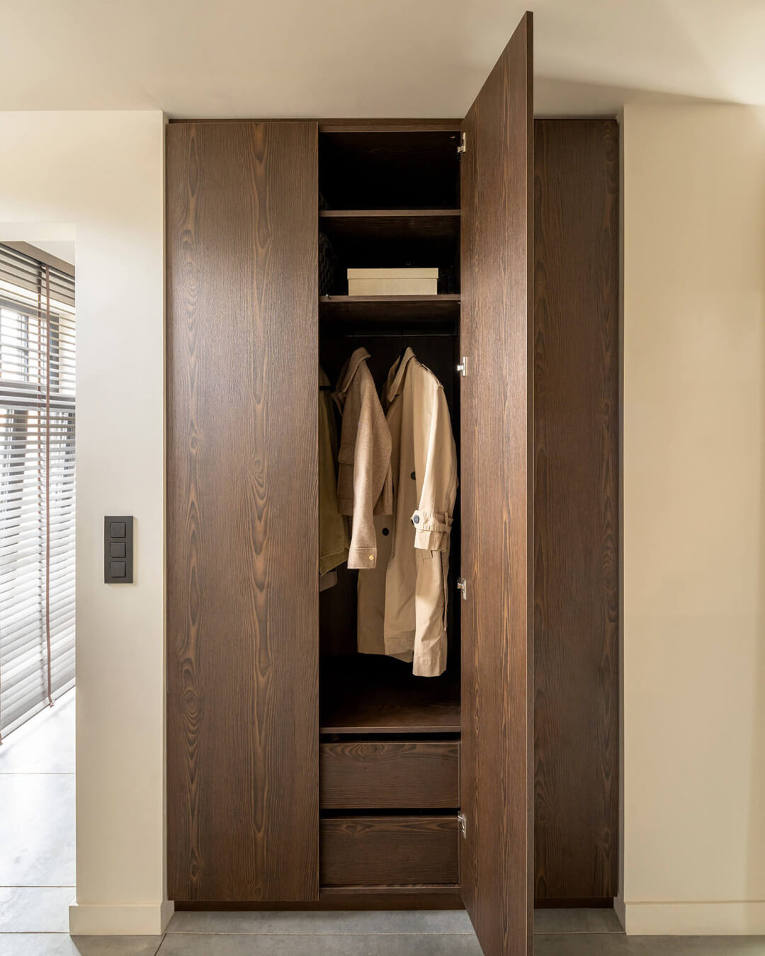 Custom-made wardrobe in the wood finish Patinated Brown