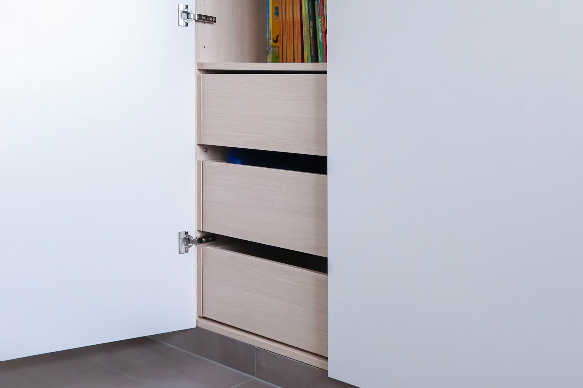Customised drawers in a storage cabinet 